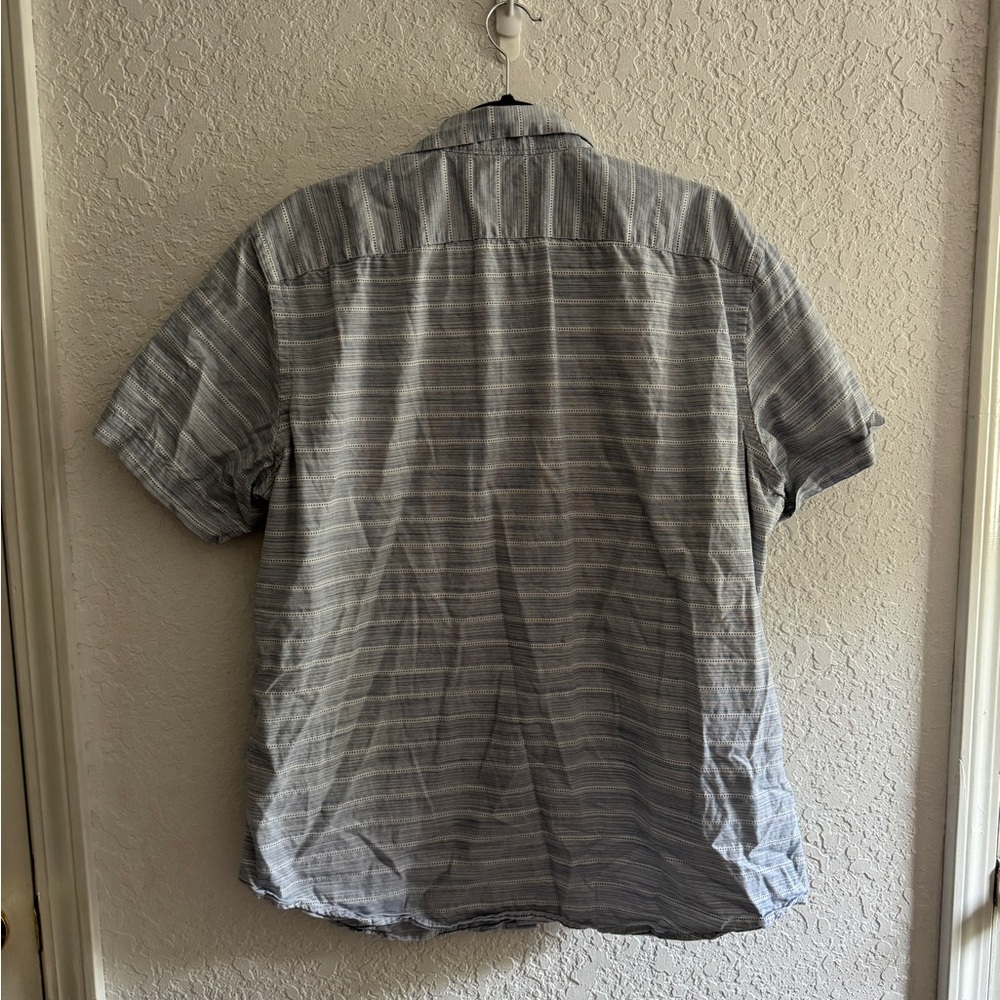 Banana Republic Men’s Gray Striped Button Down Shirt XL Slim Fit Short Sleeve - Picture 3 of 3